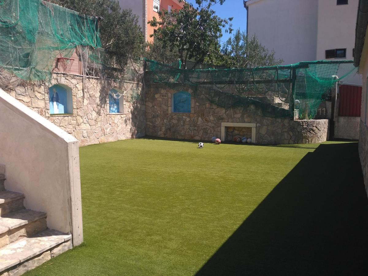 Apartment Igraliste Mirakul Seget Vranjica Bagian luar foto